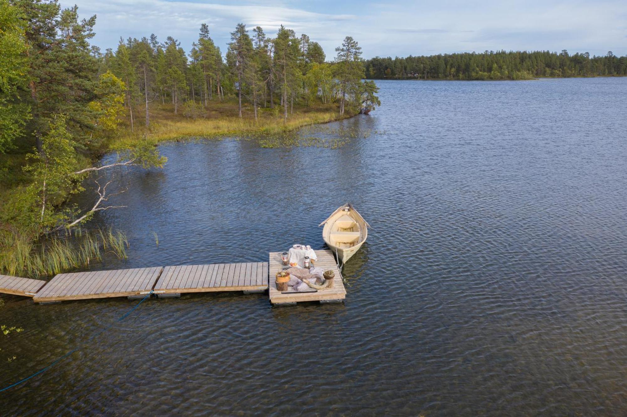 Hirsi - The White Blue Wilderness Lodge Kaamanen エクステリア 写真